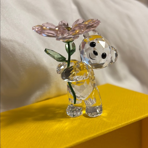 Swarovski Crystal Bear with Flower - Picture 2 of 4